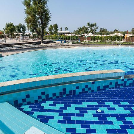 Club Del Sole Spina Family Collection Hotel Lido di Spina Bagian luar foto