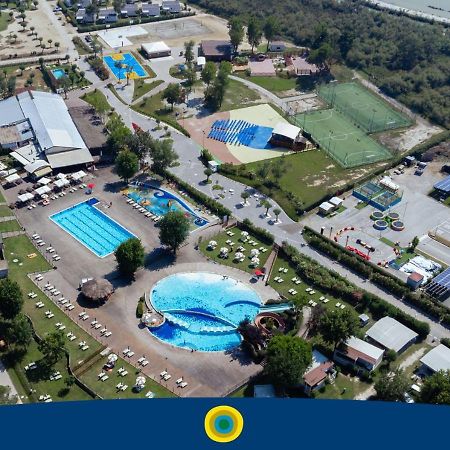 Club Del Sole Spina Family Collection Hotel Lido di Spina Bagian luar foto