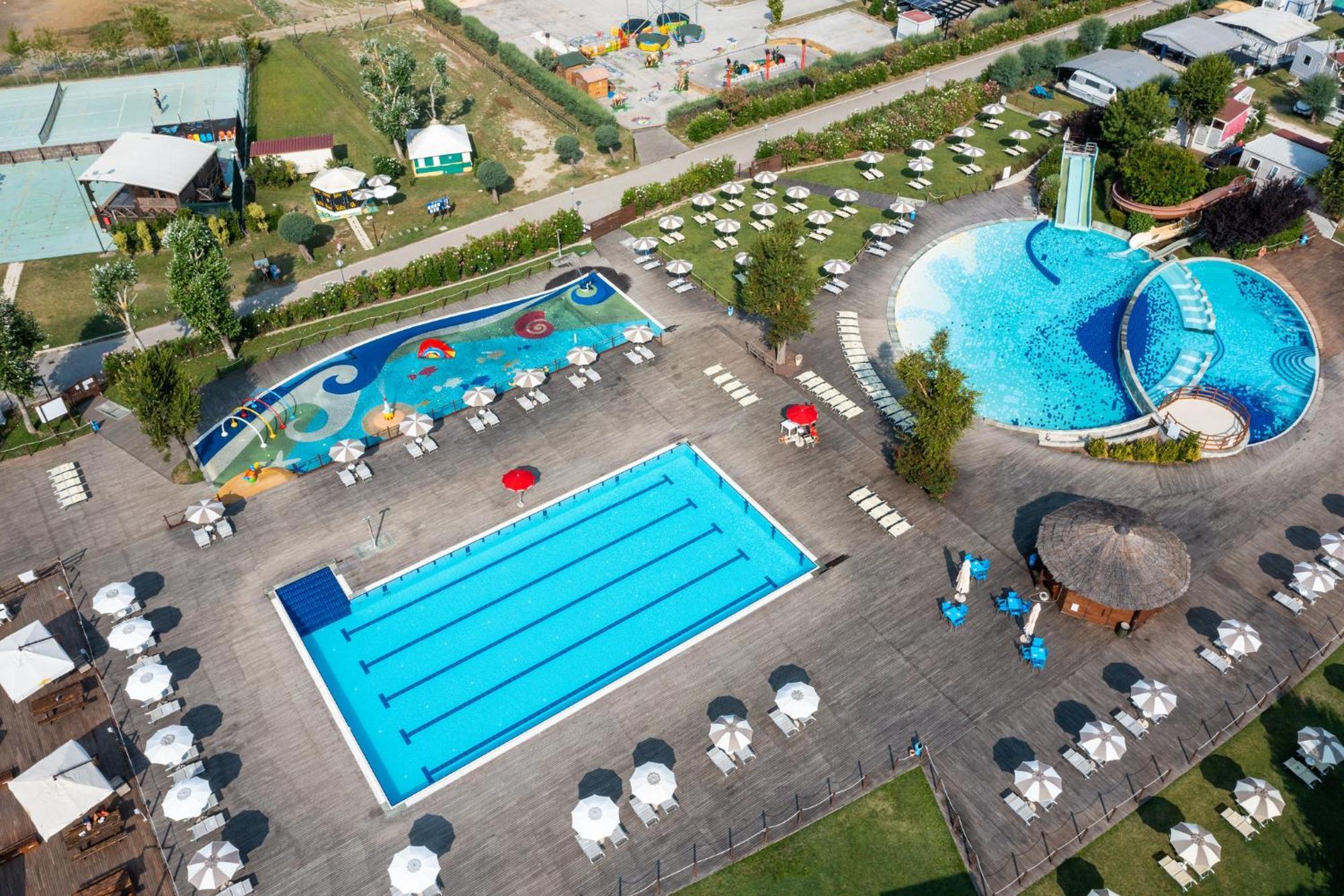 Club Del Sole Spina Family Collection Hotel Lido di Spina Bagian luar foto