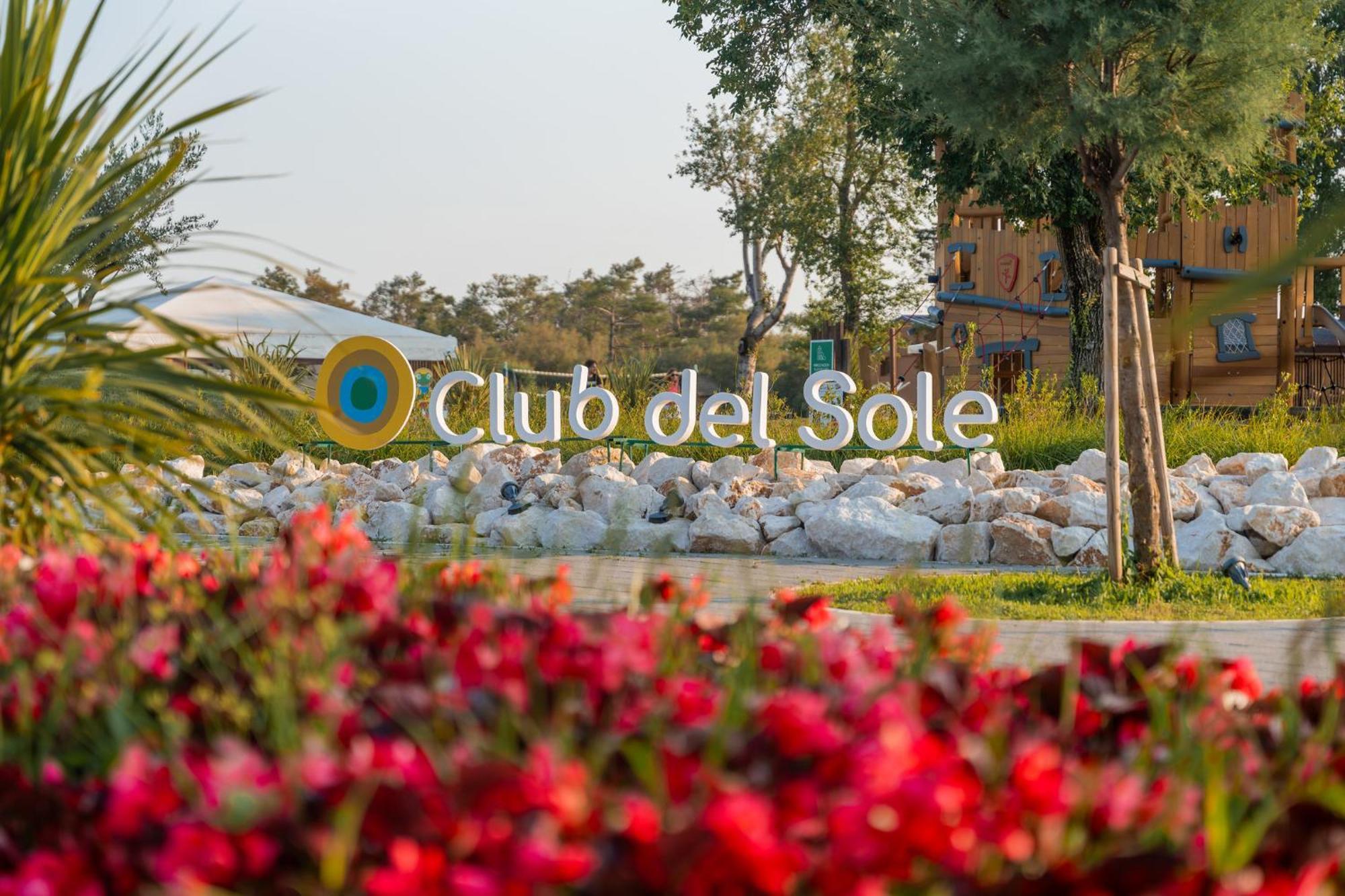 Club Del Sole Spina Family Collection Hotel Lido di Spina Bagian luar foto